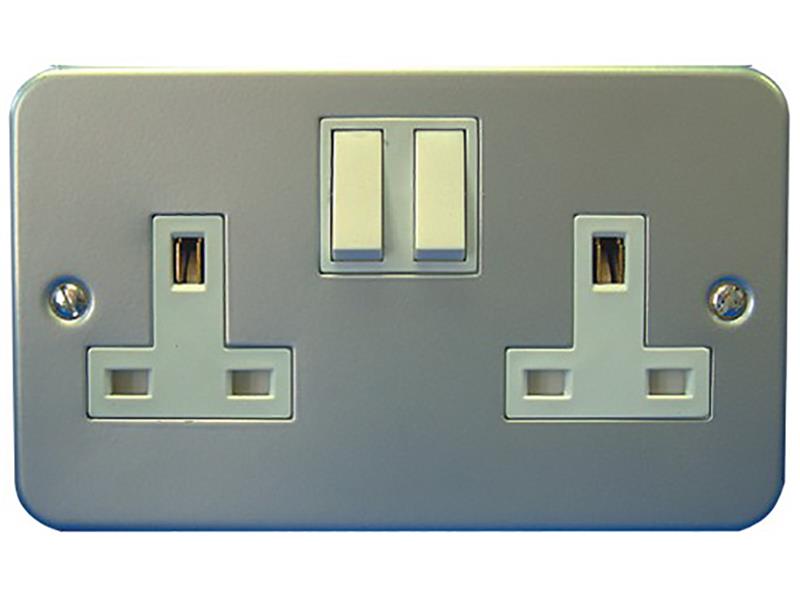 Metal-Clad Switched Socket 2 Gang 13A 4439NB