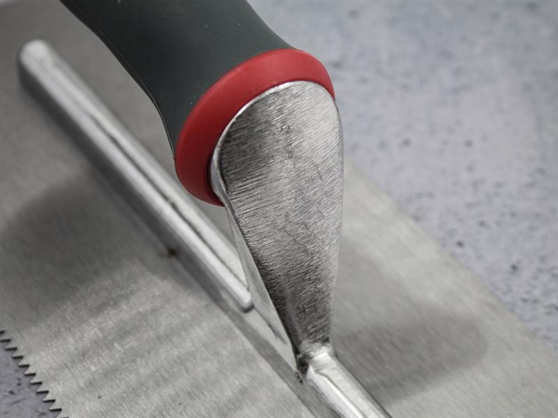Notched Trowel V 3mm Soft Grip Handle 11 x 4.1/2in                              