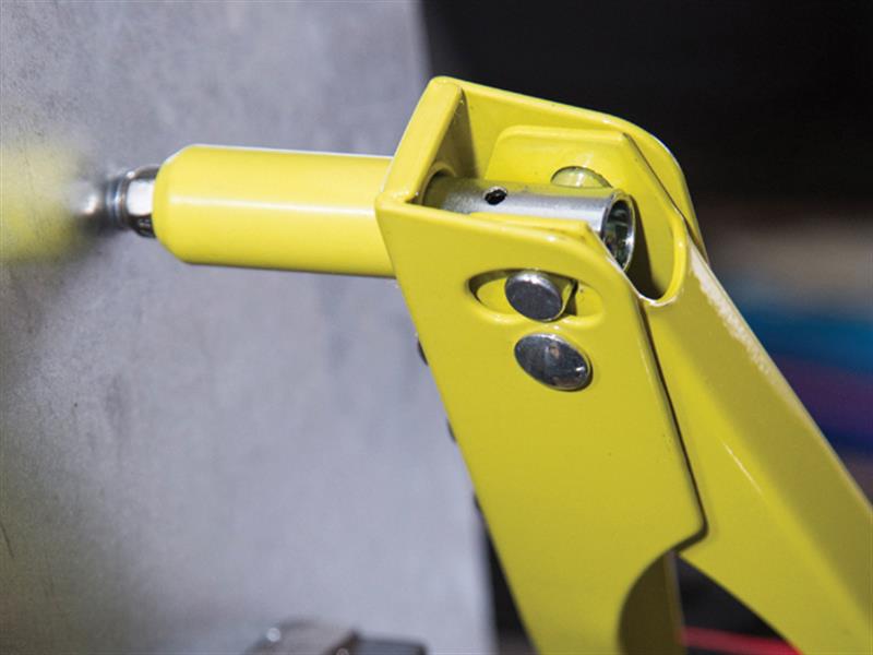 Hand Rivet Gun + 60 Rivets                                                      