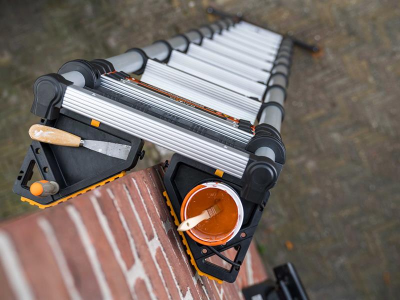 Stand-off & Tool Tray                                                           