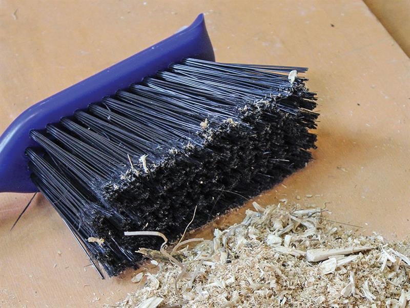 Large Plastic Dustpan & Brush Set                                               