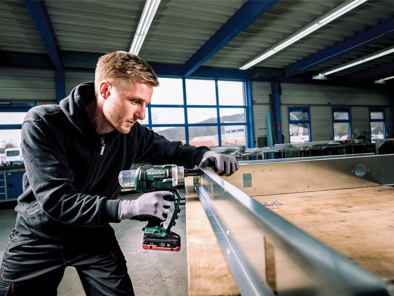 NP 18 LTX BL 5.0 Brushless Rivet Gun + metaBOX 18V Bare Unit