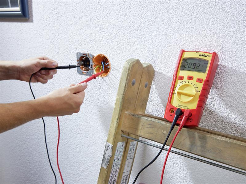 Digital Multimeter 1,000 V AC, CAT IV