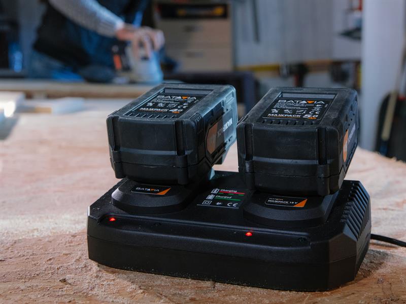 MAXXPACK Li-ion Dual Charger 240V                                               