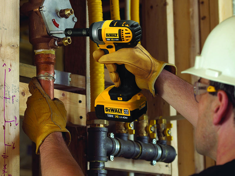 DCF880 M2 XR Compact Impact Wrench 18V 2 x 4.0Ah Li-ion                         