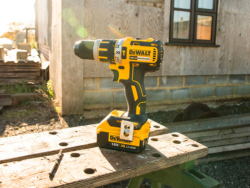 DCD795P1 Brushless Hammer Drill Driver 18V 1 x 5.0Ah Li-ion                     