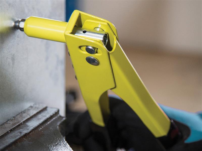 Hand Rivet Gun + 60 Rivets                                                      