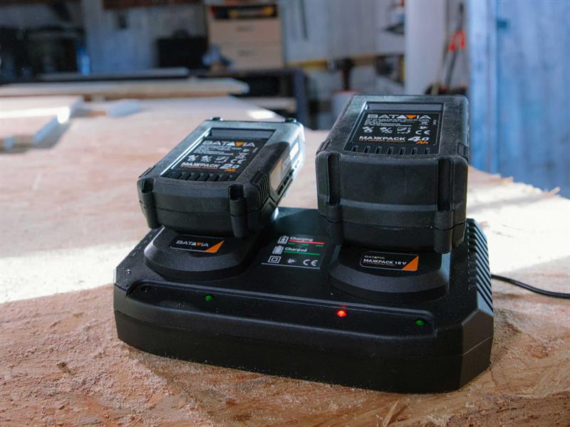 MAXXPACK Li-ion Dual Charger 240V                                               