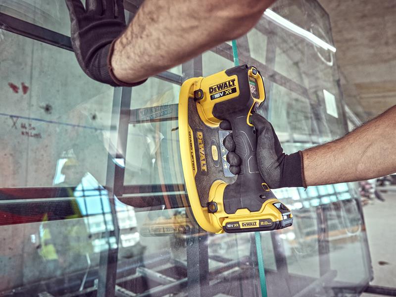 DCE590N Grabo Suction Lifter 18V Bare Unit                                      