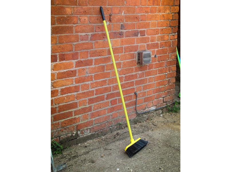 Complete Soft Bristle Gorilla Broom® Yellow 30cm                                