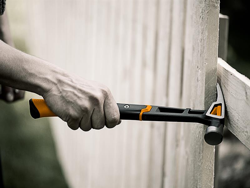 IsoCore General Use Hammer 570g (20oz)                                          