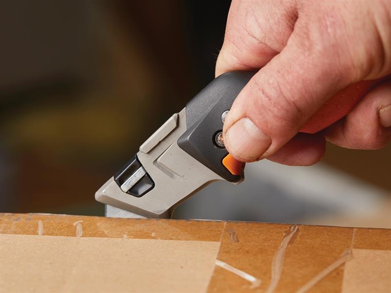 CarbonMax Folding Utility Knife                                                 