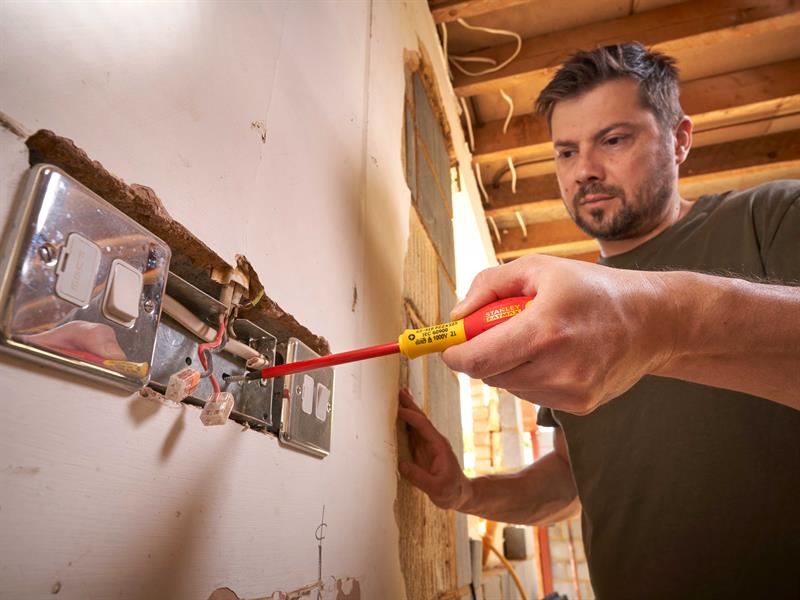 FatMax® VDE Insulated Screwdriver Pozidriv Tip PZ2 x 125mm