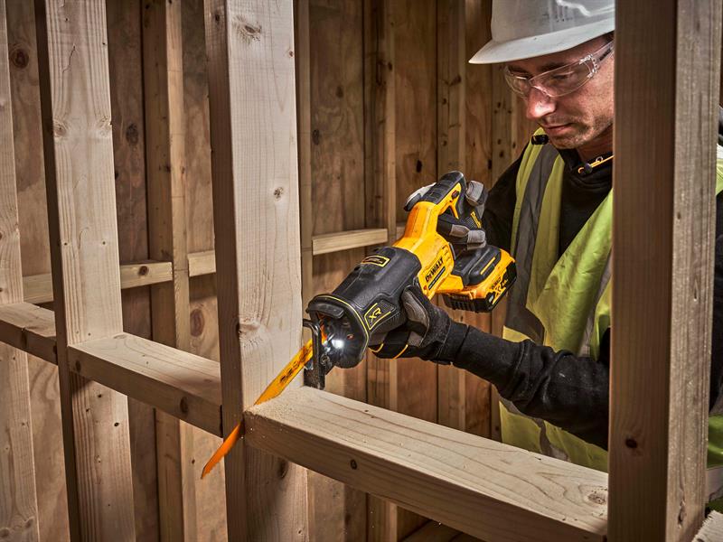 DCS382N XR Brushless Reciprocating Saw 18V Bare Unit                            