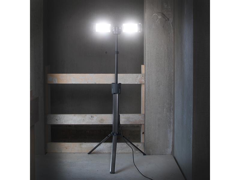 TOWER 5 CONNECT Floodlight with DEWALT CONNECT 18V Bare Unit