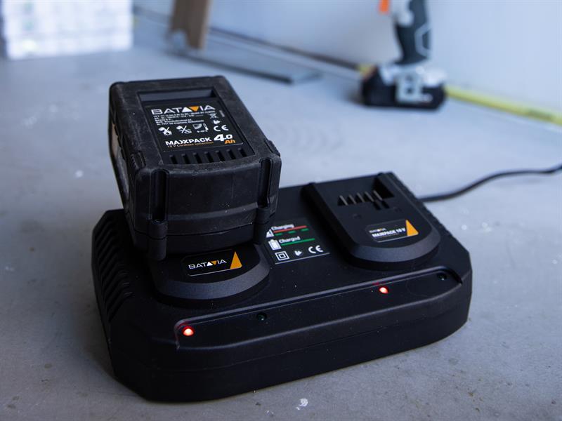 MAXXPACK Li-ion Dual Charger 240V                                               