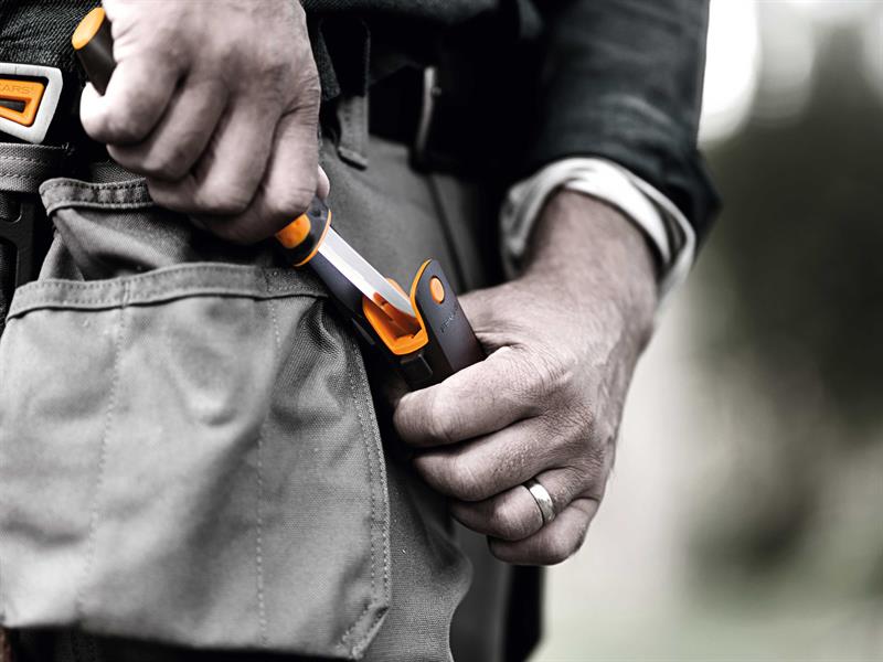 Universal Knife with Sharpener                                                  