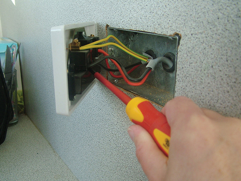 VDE Soft Grip Screwdriver Pozidriv Tip PZ1 x 80mm                               