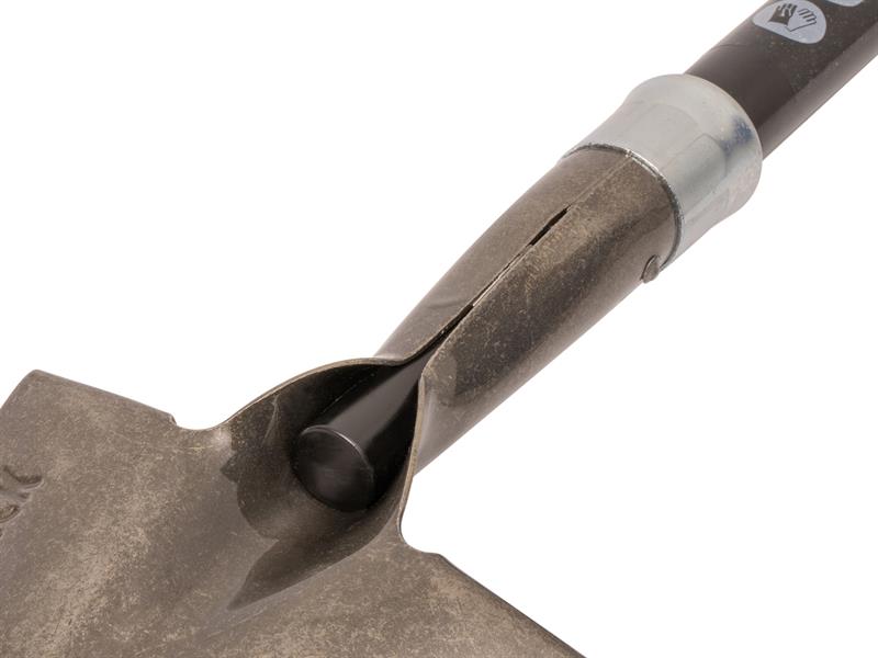 GORILLA® Sharp-Edge Micro Shovel - Square 690mm (27in)