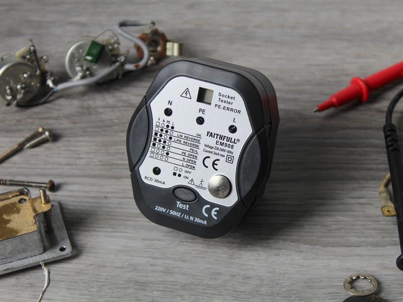 Socket Polarity Tester with RCD Test Function                                   