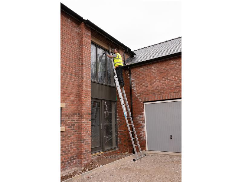 Everest Square-Rung Double Extension Ladder