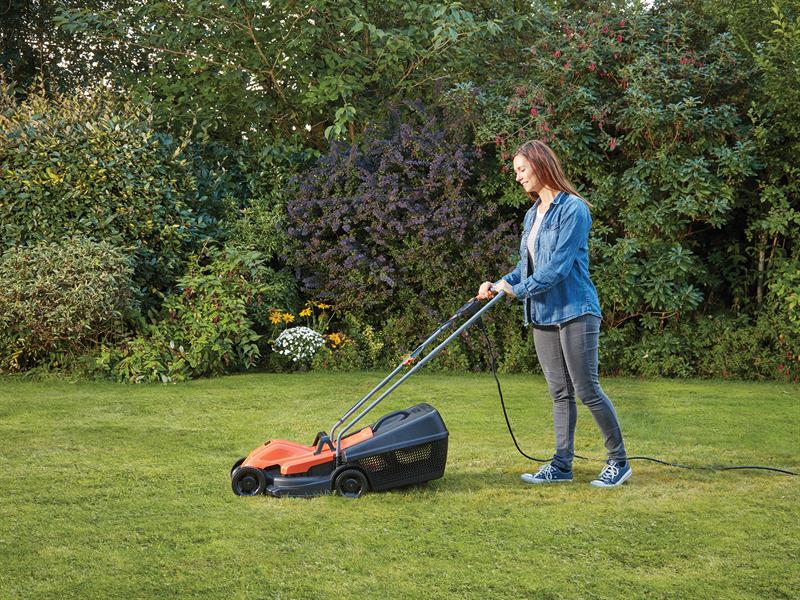 BEMW451 Electric Lawnmower 32cm 1200W 240V                                      