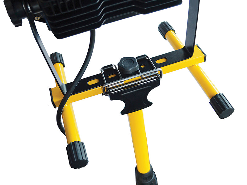 COB LED Single Pod Tripod Sitelight 30W 2100 Lumens 240V                        