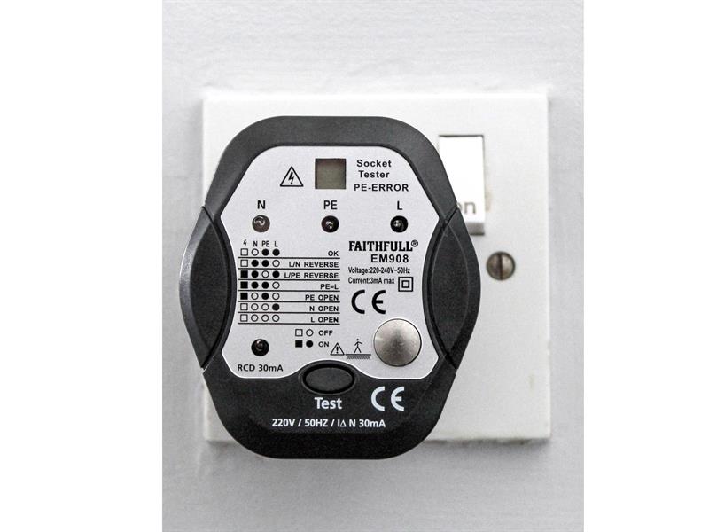 Socket Polarity Tester with RCD Test Function                                   
