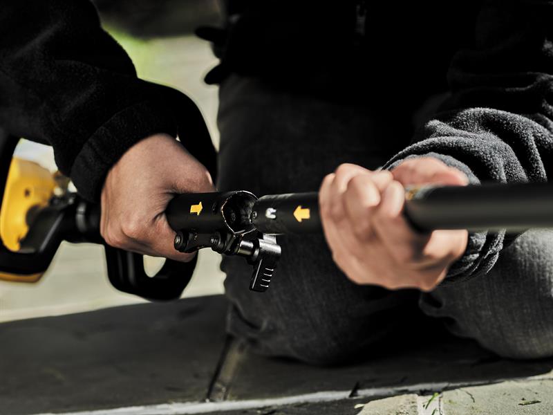 DCMAS5713X1 XR FlexVolt Split Boom System + Grass Trimmer 54V 1 x 3.0Ah Li-ion  