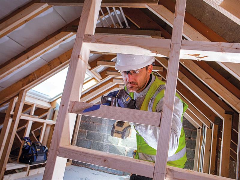 956R Sabre Saw Blade Nail Embedded Wood Cutting 225mm (Pack 5)                  