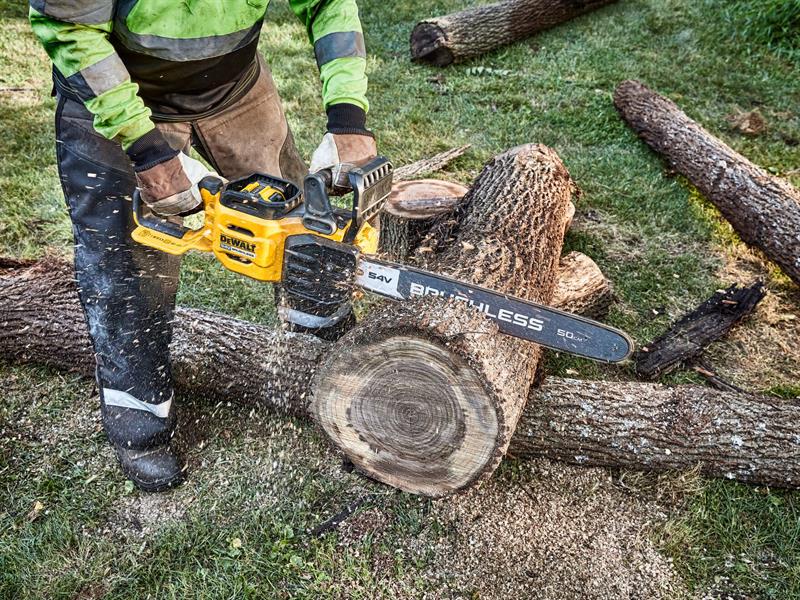 DCMCS575N XR FlexVolt Chainsaw 50cm Bar 54V Bare Unit                           