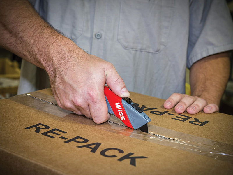 Auto-Retracting Safety Knife